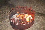Feuerstelle mit Worten "Kuschelig, warm, schön"
