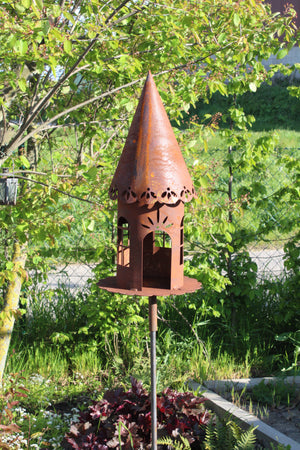 Vogelhaus mit Spitzenboden
