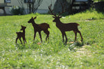 Kleiner Hirsch, kleines Reh und kleines Kitz auf Platte