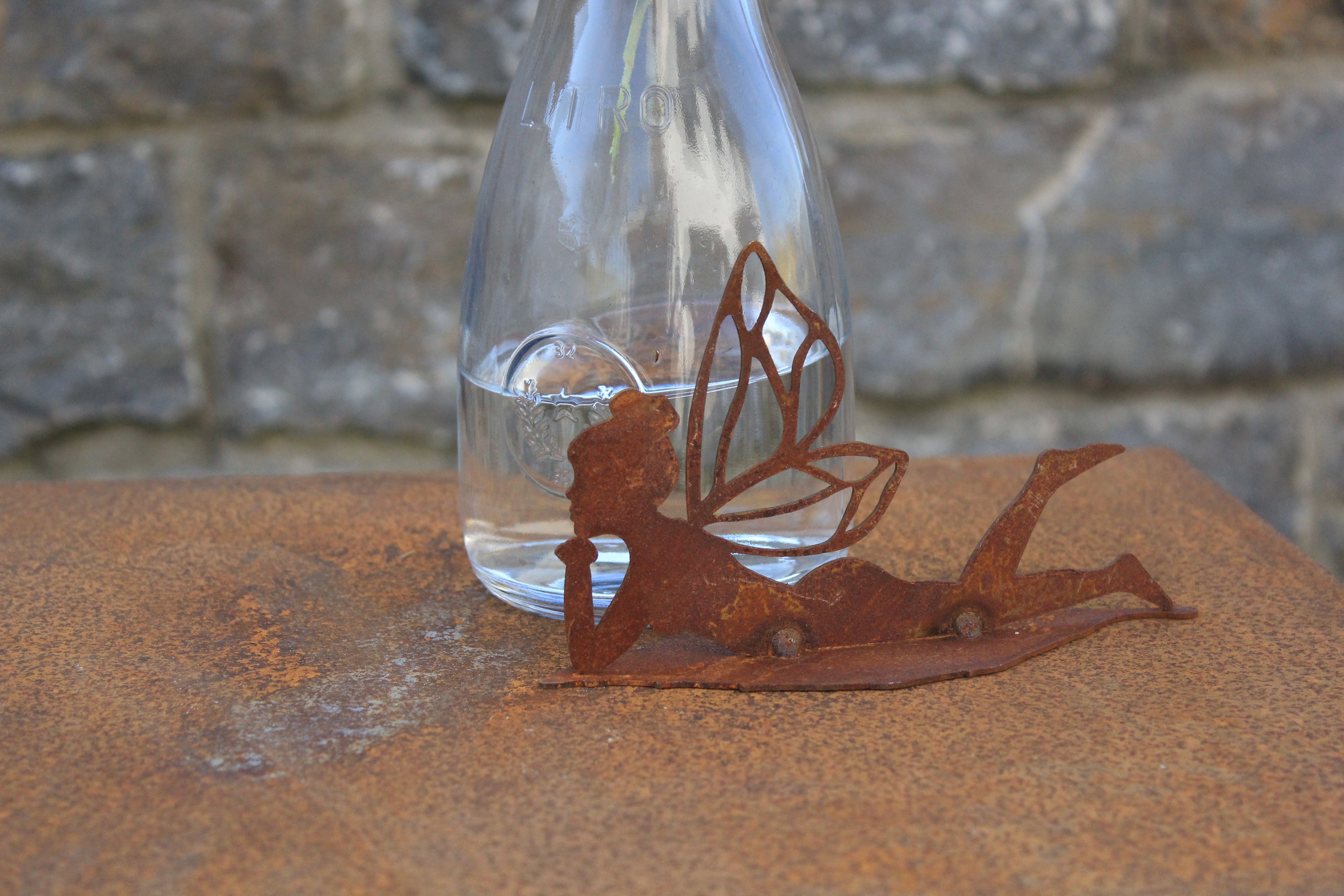 Fee auf Blatt liegend