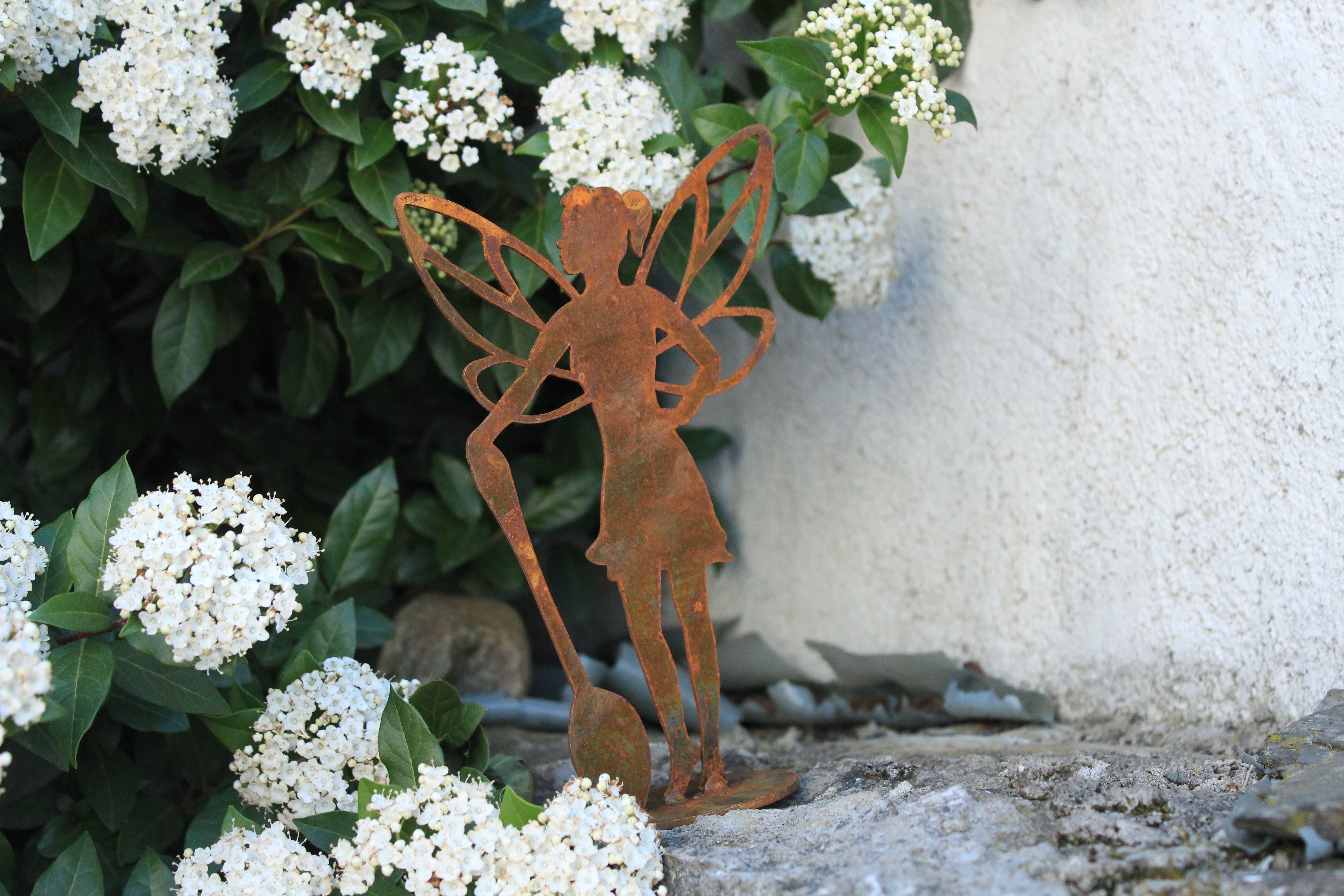Gärtnernde Fee mit Löffel