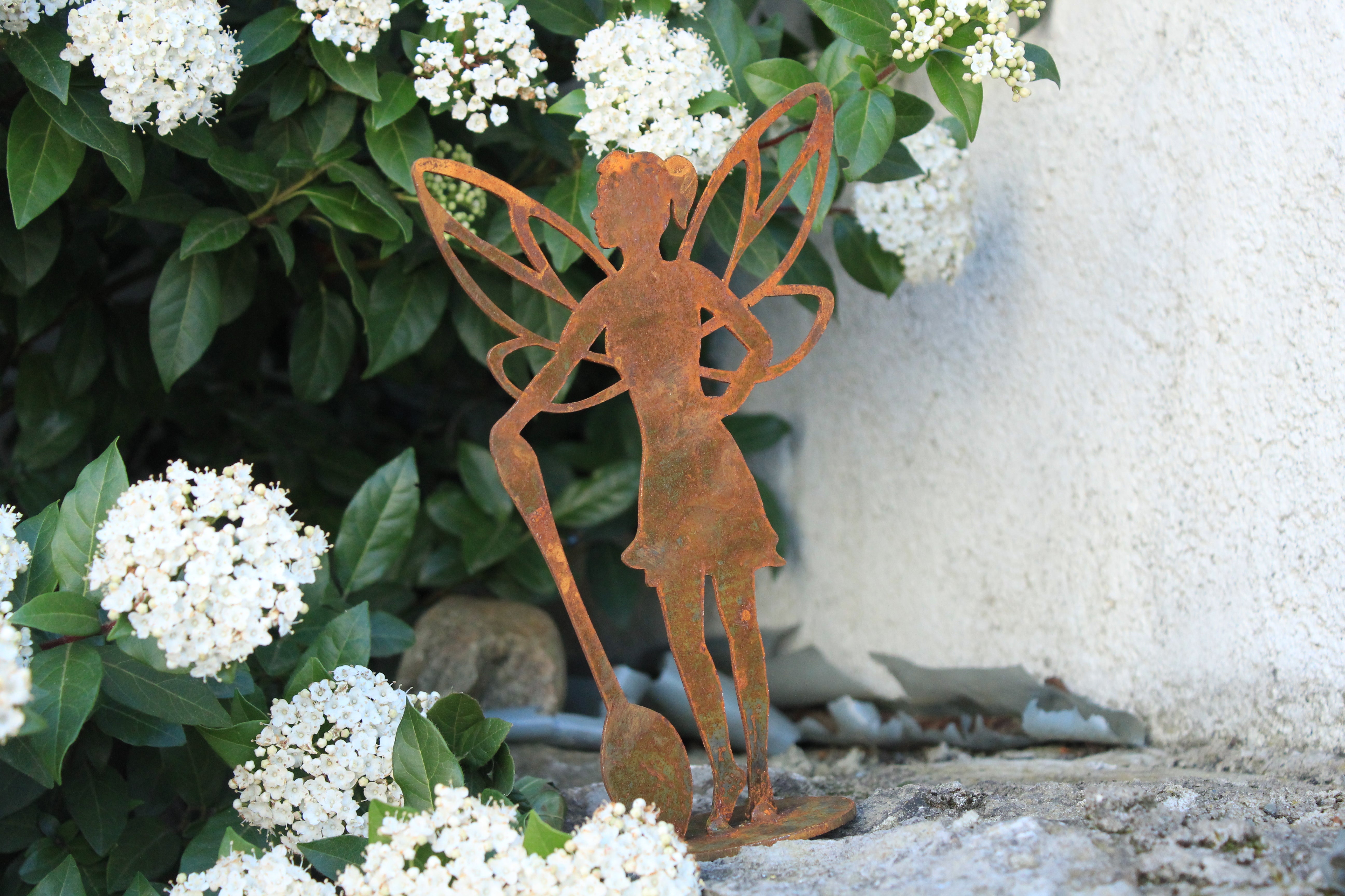 Gärtnernde Fee mit Löffel