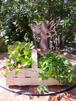 Gärtnernde Fee mit Löffel