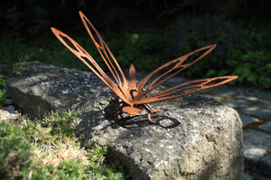 Libelle "Dragonfly" freistehend mit Füßchen und Flügeln