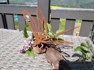 Libelle "Dragonfly" freistehend mit Füßchen und Flügeln