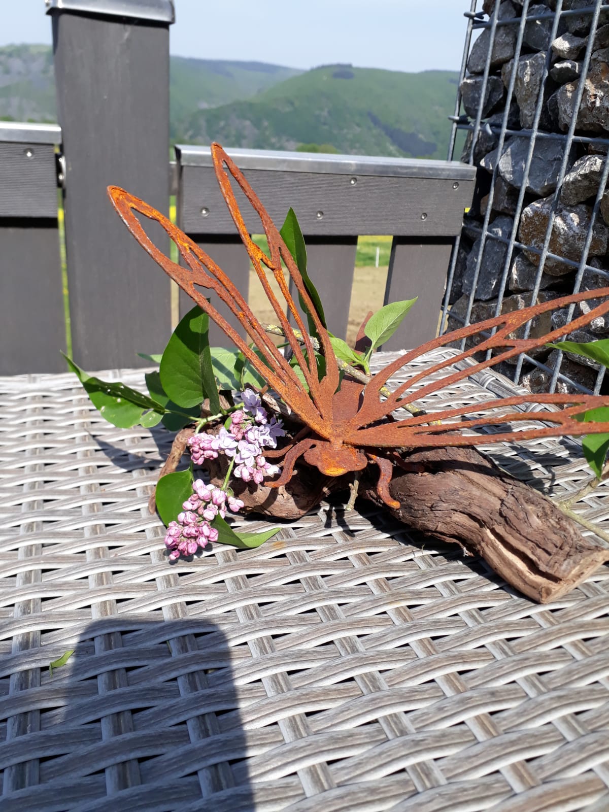Libelle "Dragonfly" freistehend mit Füßchen und Flügeln