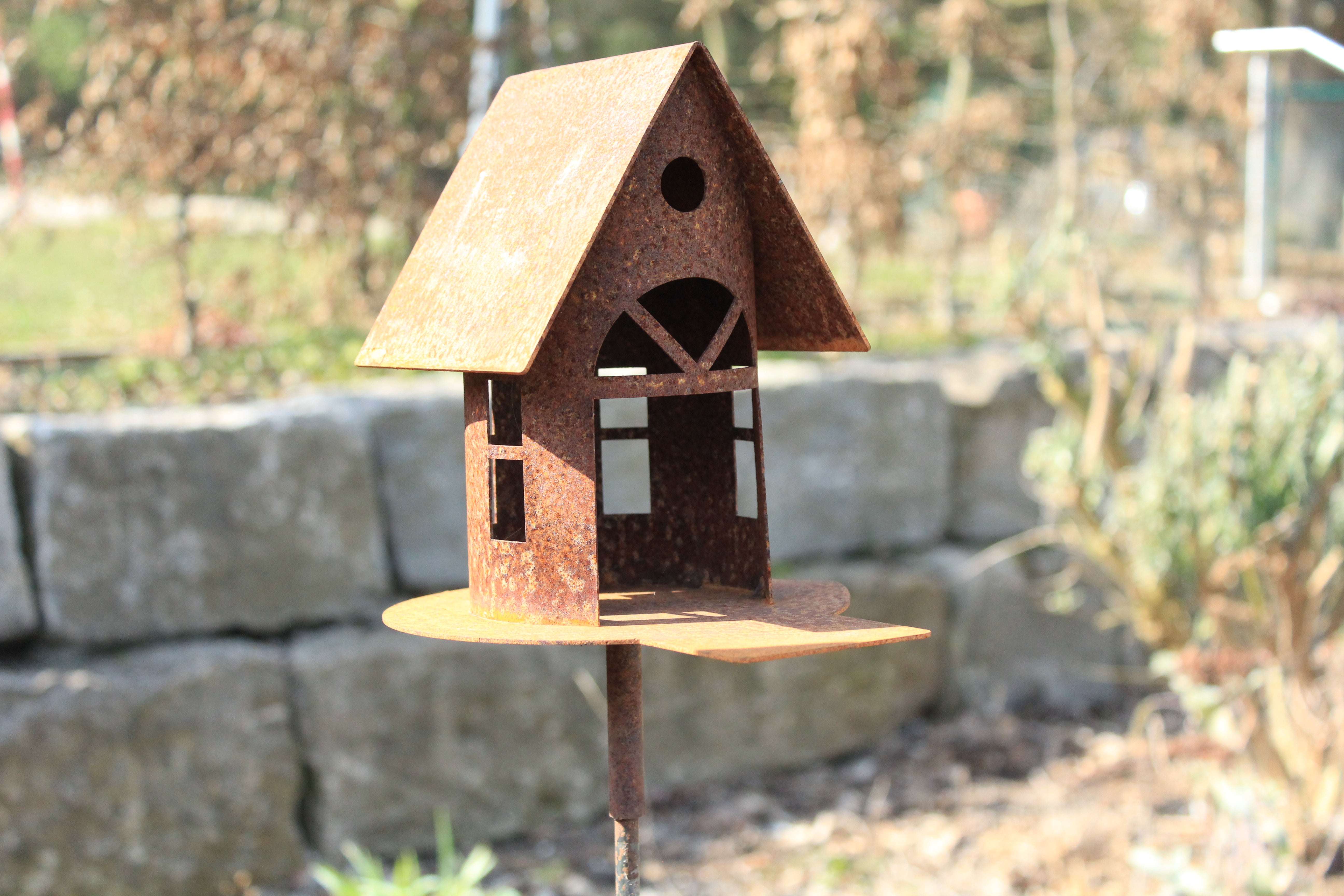 kleines Vogelhaus zum Hängen oder Stellen (ohne Hülse)