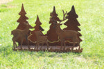 Waldszene mit Wildfamilie auf Platte
