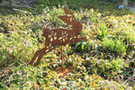 Blumenhäschen springend auf Ständer mit Platte