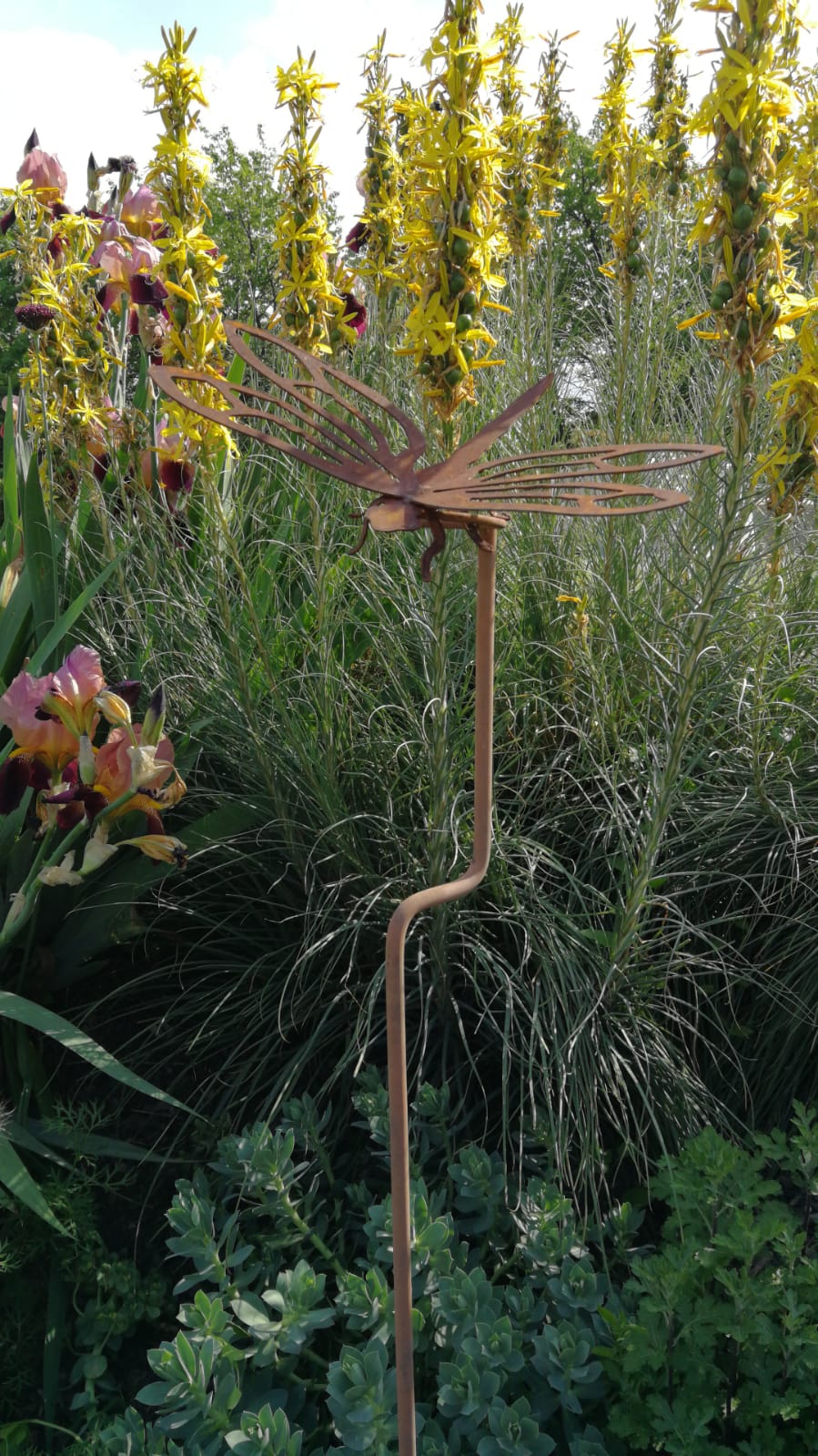 Libelle "Dragonfly" freistehend mit Füßchen und Flügeln